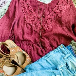 Boho maroon flowy top.